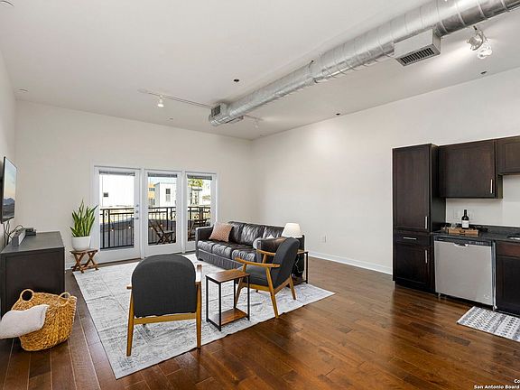 5th image of 1401 S Flores St APT 309