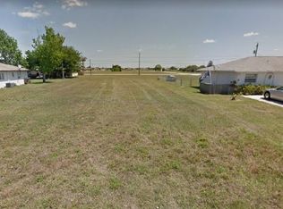 817 NE 7th Pl, Cape Coral, FL 33909