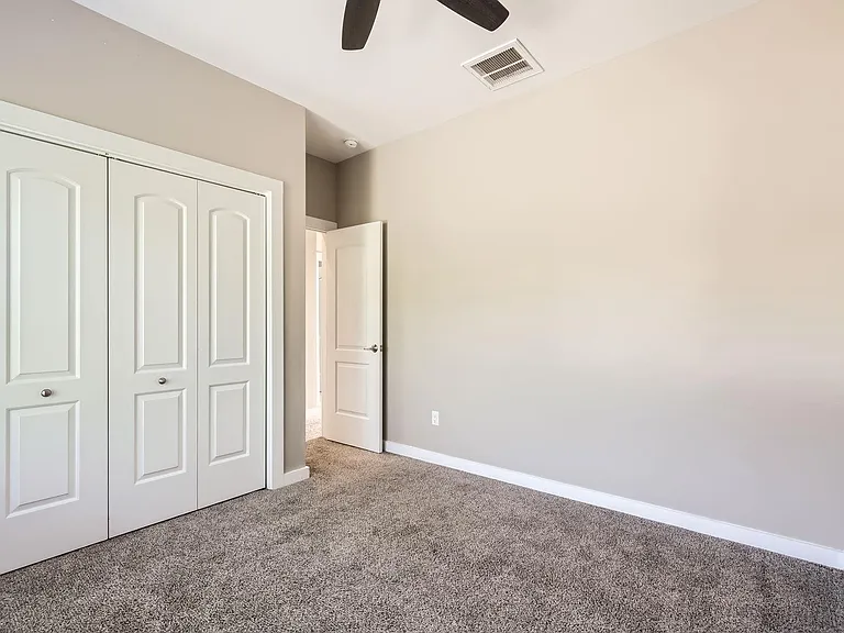 11007 Elm St — Photo 22