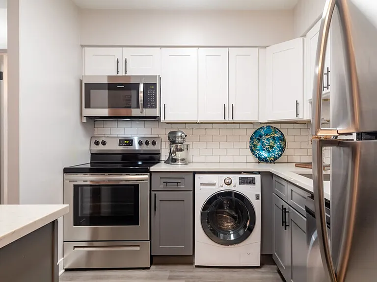 Grand Park Apartments — Photo 24