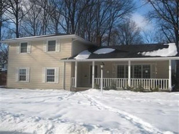 1st image of 744 W 38th St