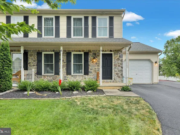 4084 Green Park Dr, Mount Joy, PA 17552