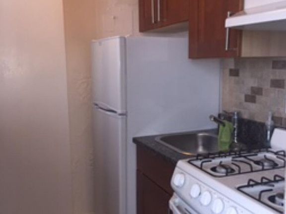 5th image of 1023 Arlington Blvd #922