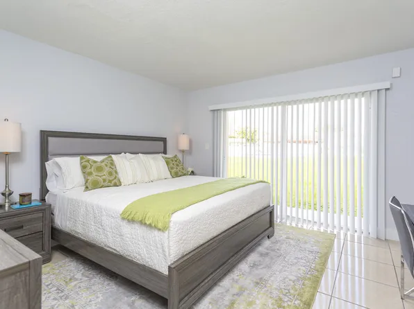 2500 NW 207th St, Miami Gardens, FL