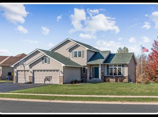 11919 N Meadow Curv, Lindstrom, MN 55045
