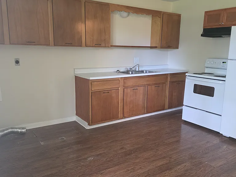 115 Elmwood Dr — Photo 5