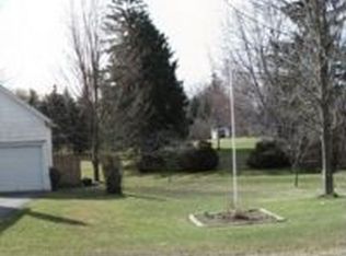 51 W Elizabeth St, Skaneateles, NY 13152