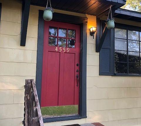 3rd image of 4559 Crescent St