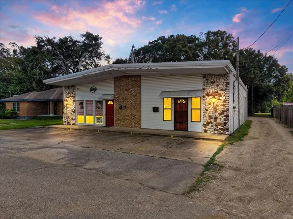 619 Dula St, Alvin, TX 77511