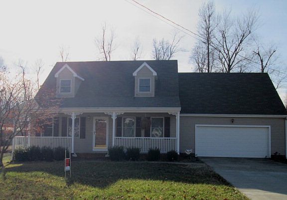 3rd image of 755 McLeod Ln