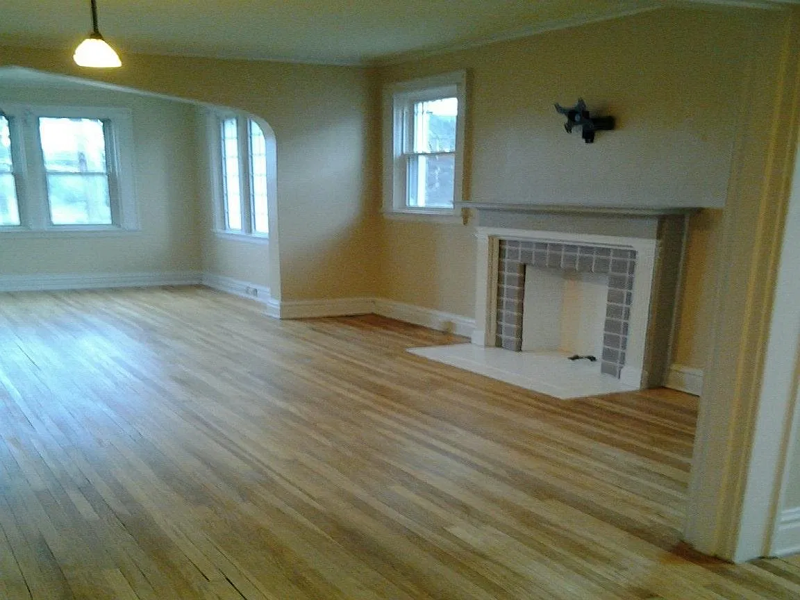 2 bed, 1100 sqft, $1,240 — Photo 2