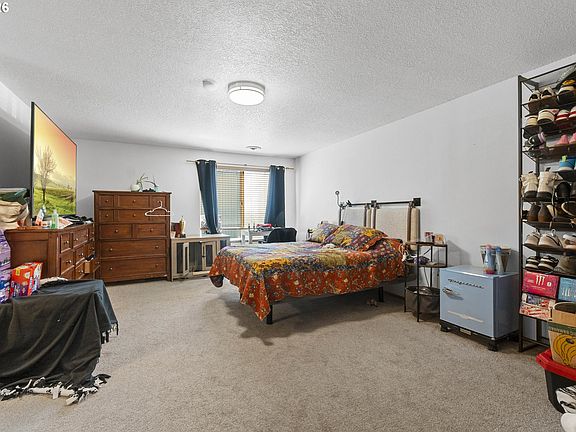 5th image of 1158 SW 213th Ave