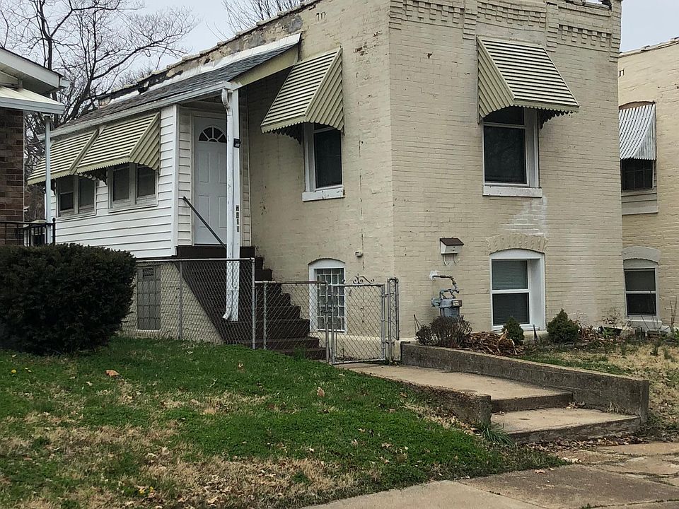 Brick home w/new windows 