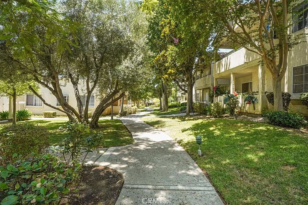2 bed, 862 sqft, $3,000 — Photo 4