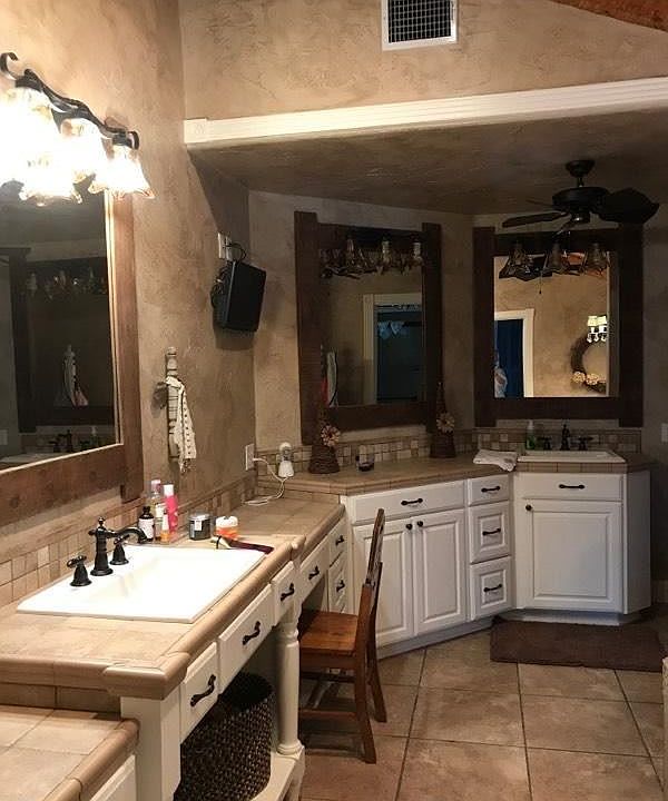1st image of 3759 Wanda Ln
