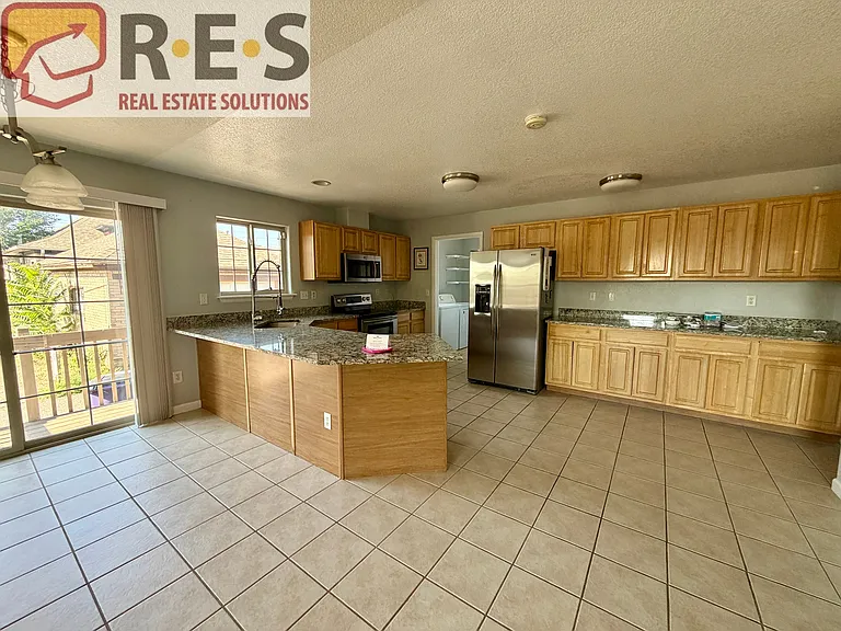 3841 Grove St — Photo 7