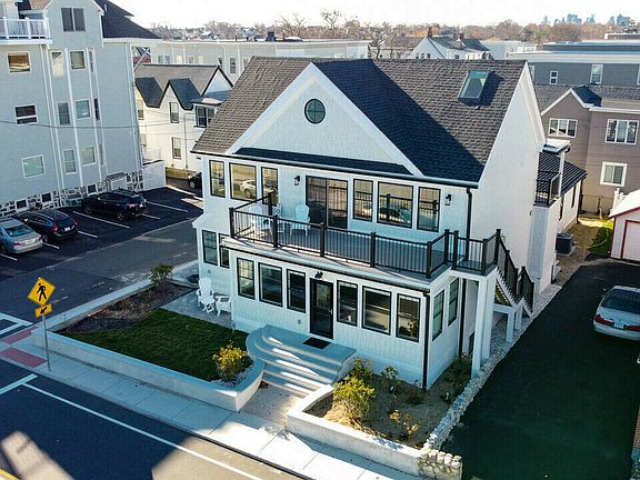 3rd image of 167 Winthrop Shore Dr #1