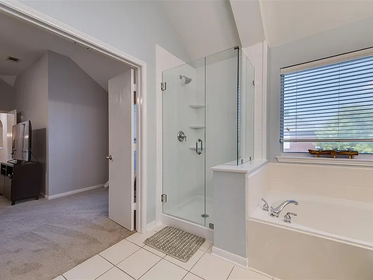 8801 Clearlake Dr — Photo 30