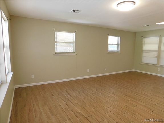 3rd image of 733 Gillespie St