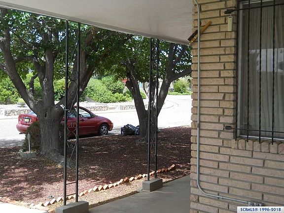4th image of 608 N Combs Cir