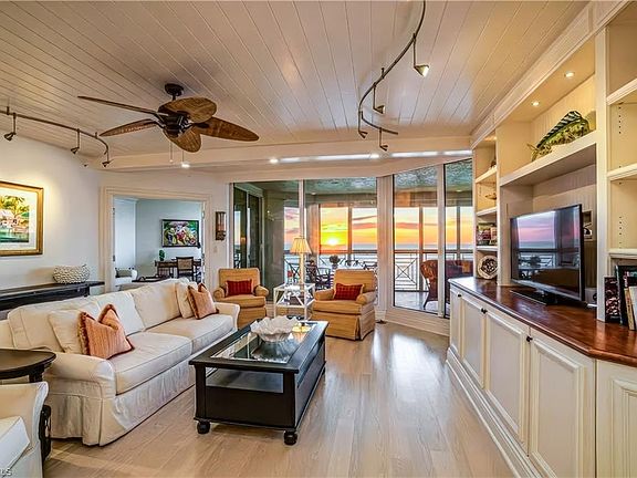 3rd image of 4021 Gulf Shore BLVD N #1002