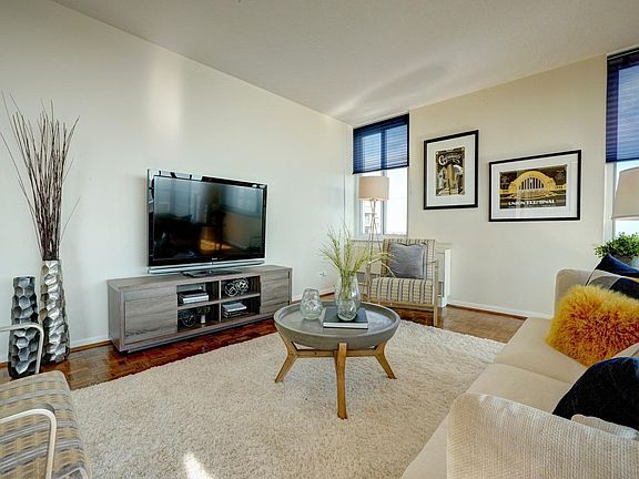3rd image of 2401 Ingleside Ave Unit 7B