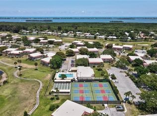 94 Spring Lake Dr, Vero Beach, FL 32962