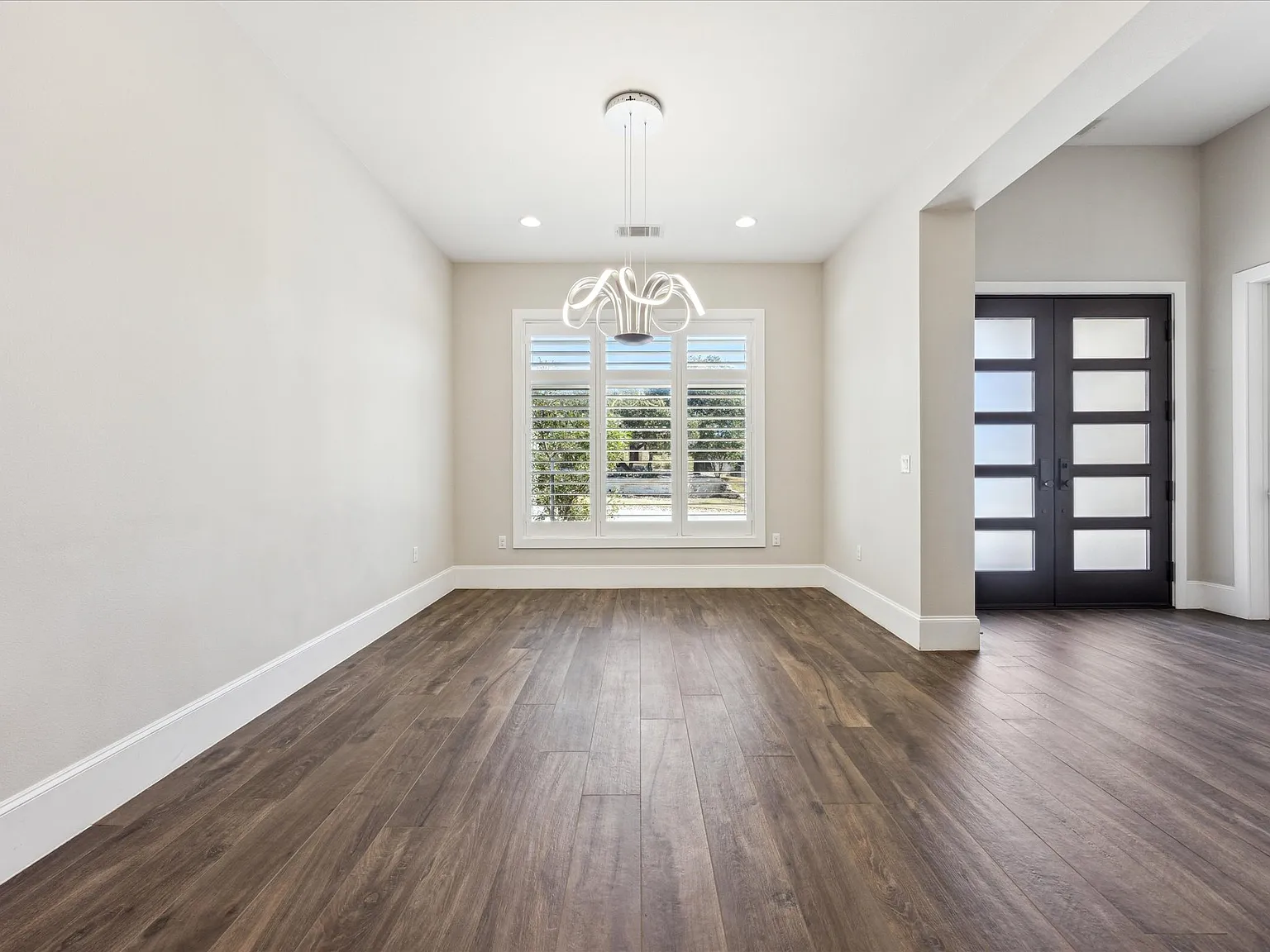 4 bed, 3629 sqft, $6,995 — Photo 3