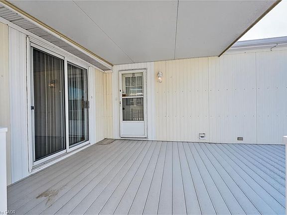 3rd image of 3033 Townline Rd #82