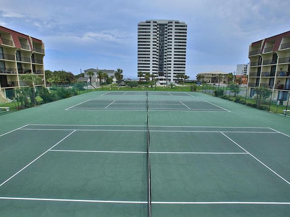 Tennis and Pickleball Courts