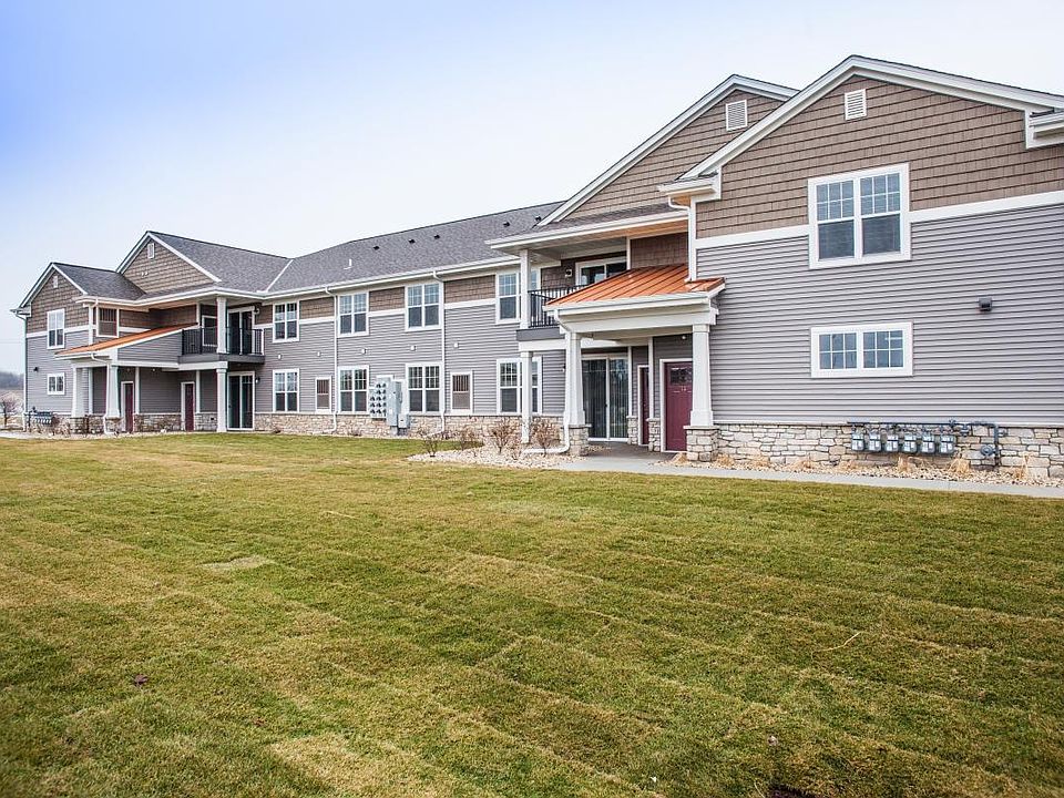 1st image of 824 Woodfield Dr APT 12