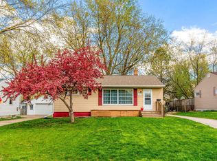1421 Vermont St, Waterloo, IA 50702