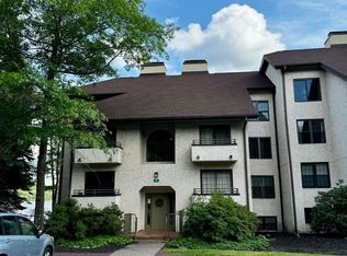 45 Midlake Dr #202, Lake Harmony, PA 18624