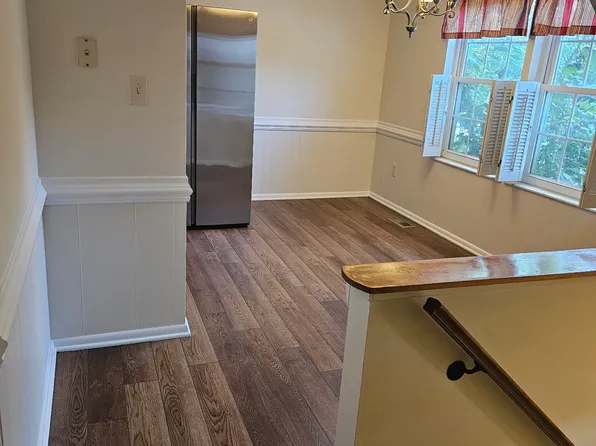 17609 Kohlhoss Rd, Poolesville, MD 20837