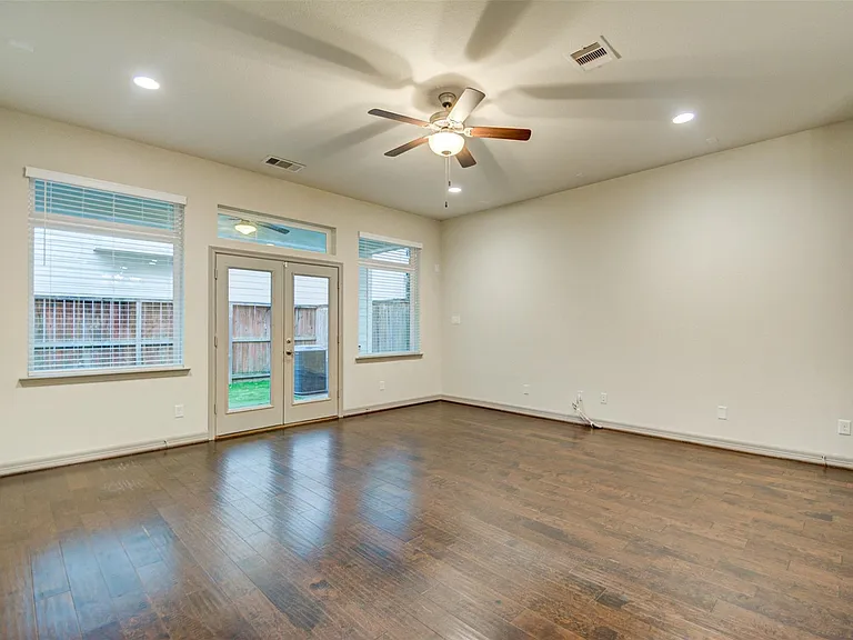 5941 Kansas St — Photo 20