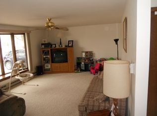 515 W Vanaltena Ave, Cedar Grove, WI 53013