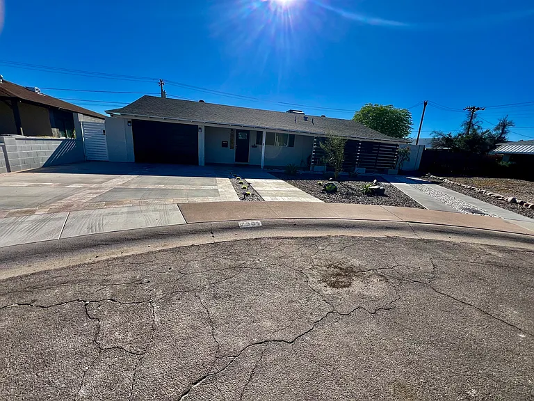 7301 E Almeria Rd — Photo 9