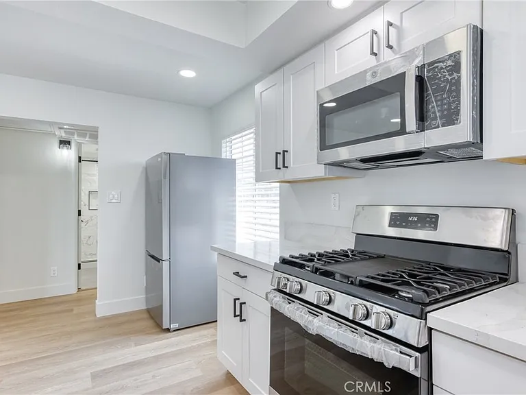 320 W Truslow Ave #D — Photo 17