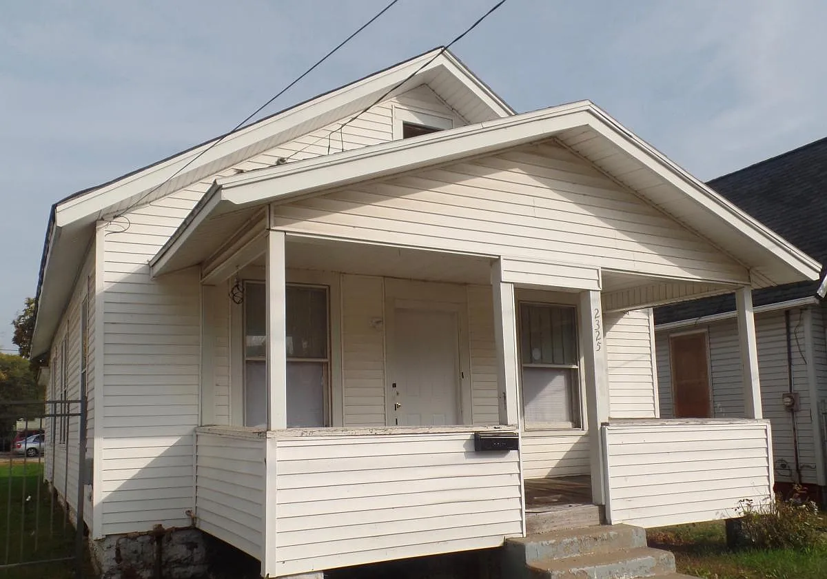 2325 W Starr St photo 1