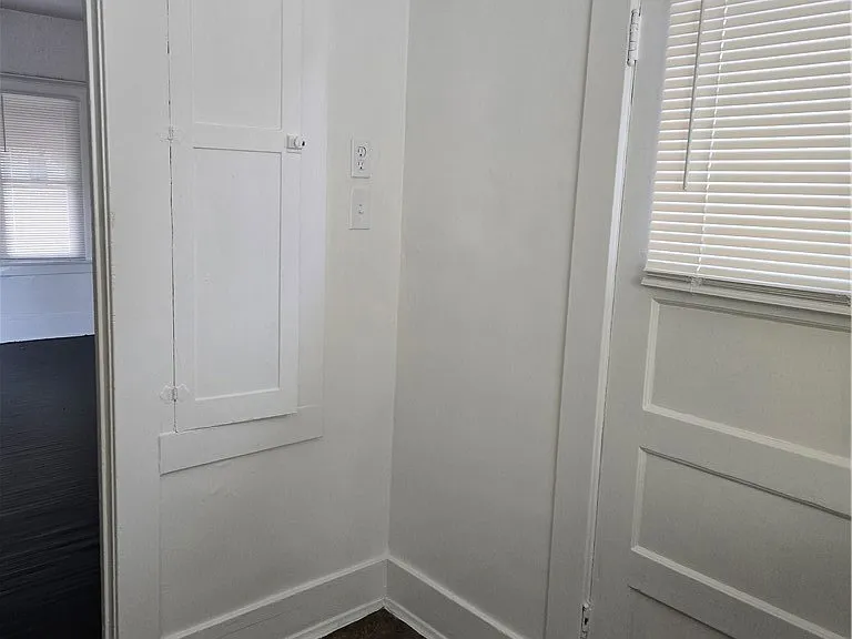 942 E 2nd St #15 — Photo 7
