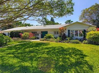 200 Robin Dr, Sarasota, FL 34236