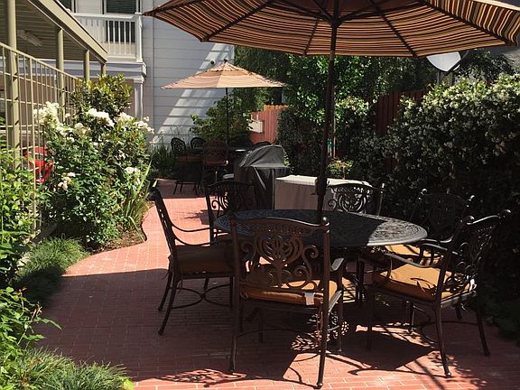 Patio w/Tables & BBQ