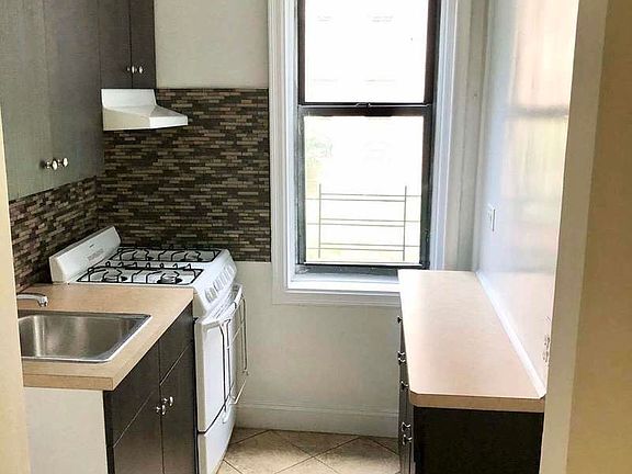 3rd image of 475 W 186th St #1