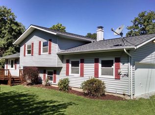 10098 Crackel Rd, Aurora, OH 44023