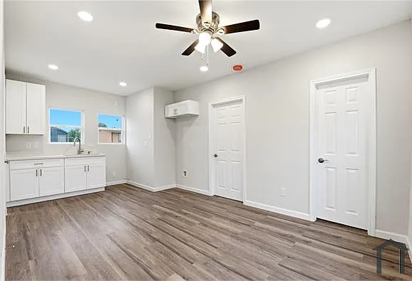 2 bed, 900 sqft, $1,200 — Photo 2