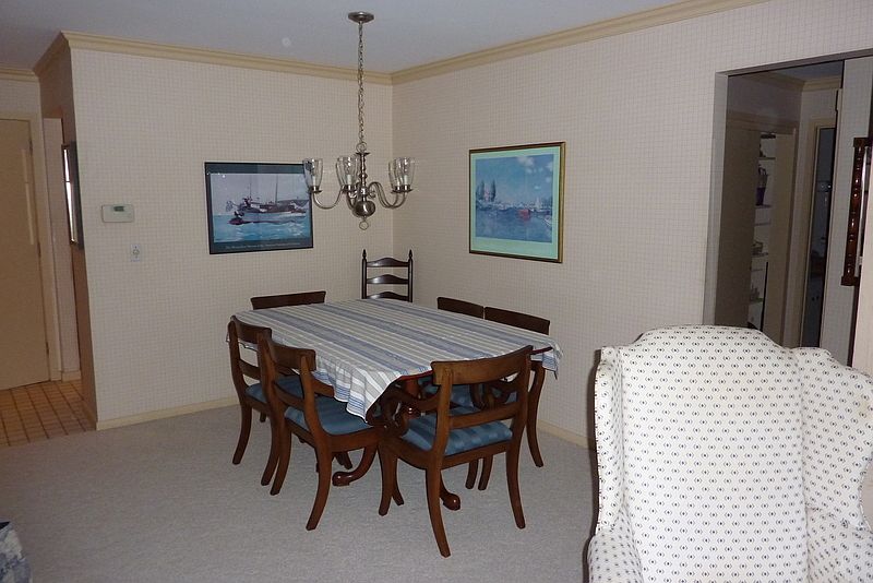Dining Table with 6 chairs