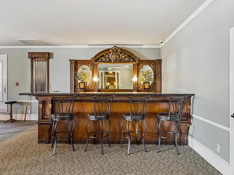 Post House Apartments — Photo 10