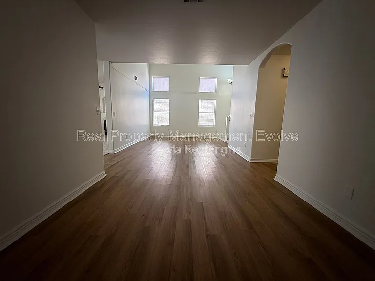 16838 S 20th Pl — Photo 6