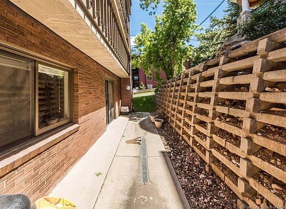 4th image of 1401 Woodside Ave #109