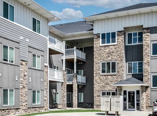 2450 Tamarin Ridge Rd #206, Lincoln, NE 68512